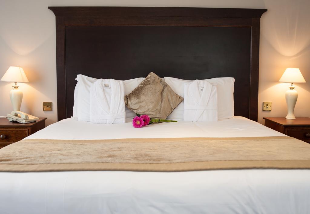 Warren Hotel Shepperton