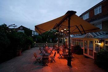 Hotel Warren