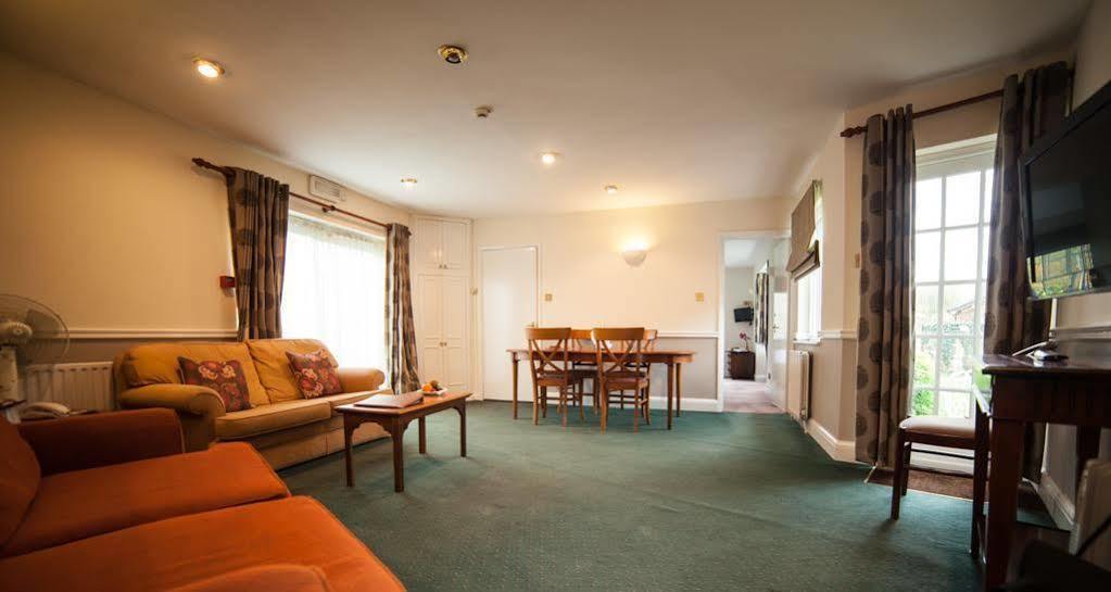 Hotel Warren